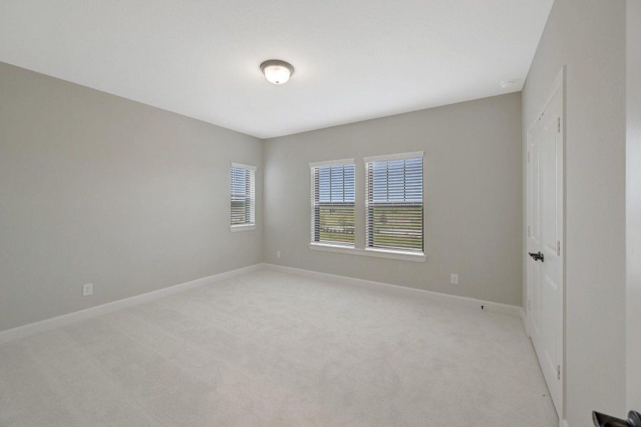 Spacious, unfurnished interior of a new home in Riceland - Enclave Row Collection, Mont Belvieu (Image 16).