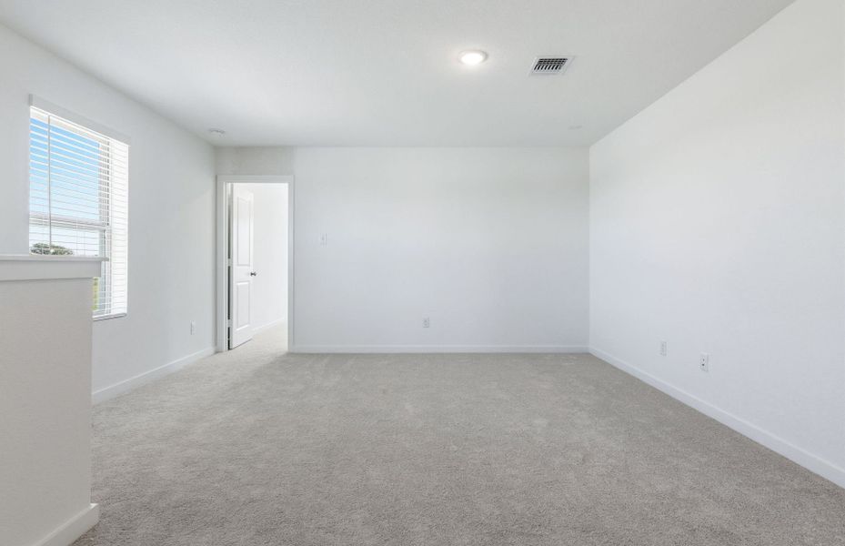 Spacious, unfurnished interior of a new home in Sonterra, Jarrell (Image 25).