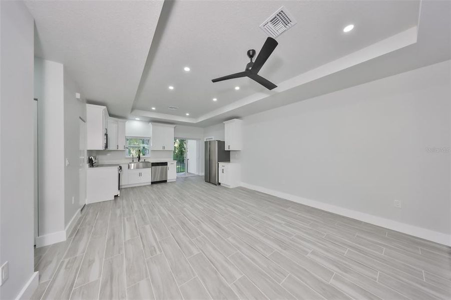 Spacious, unfurnished interior of a new home in , Tampa (Image 46). Spacious, unfurnished interior of a new home in , Tampa (Image 46).