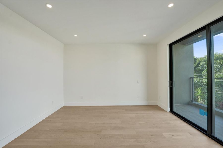Spacious, unfurnished interior of a new home in , Fort Lauderdale (Image 25). Spacious, unfurnished interior of a new home in , Fort Lauderdale (Image 25).