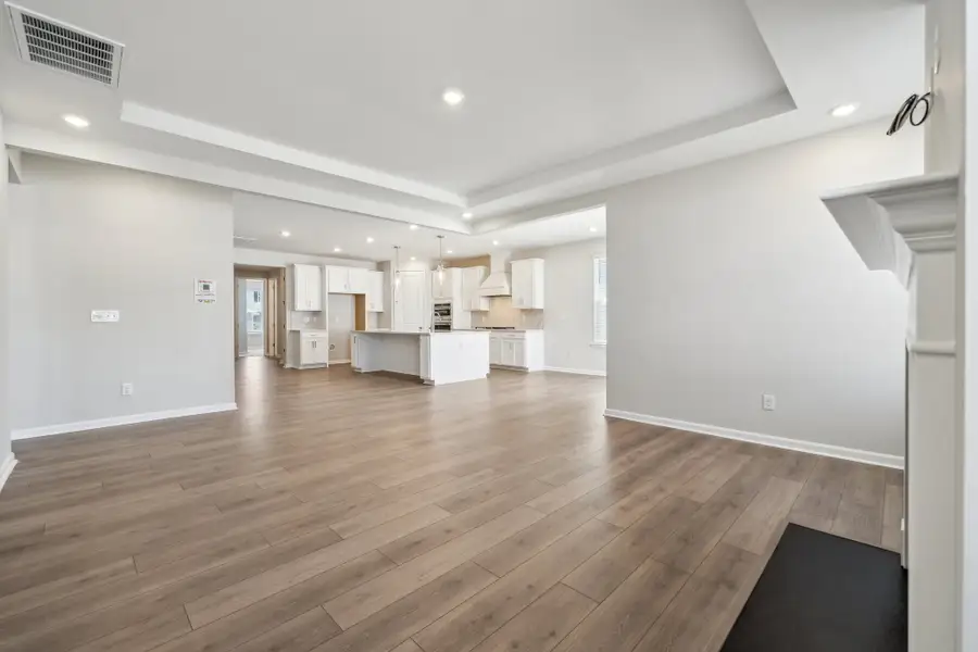 Spacious, unfurnished interior of a new home in The Coves on Lake Wylie, Charlotte (Image 13). Spacious, unfurnished interior of a new home in The Coves on Lake Wylie, Charlotte (Image 13).