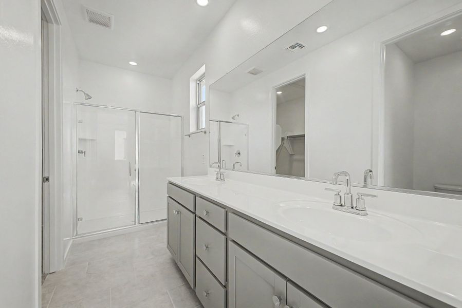 Furnished interior view inside a new home in Frontera, Surprise (Image 5).