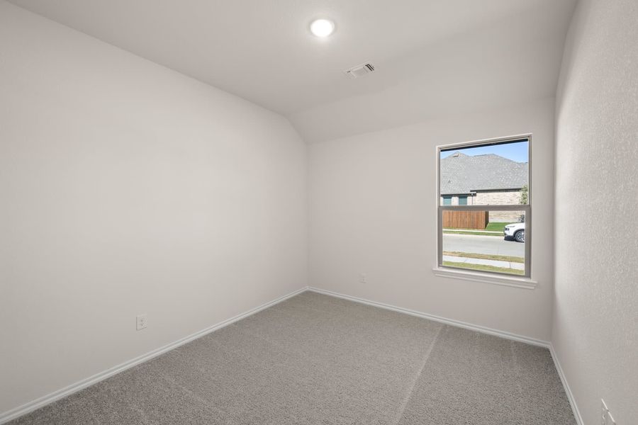 Spacious, unfurnished interior of a new home in Summer Crest, Fort Worth (Image 28). Spacious, unfurnished interior of a new home in Summer Crest, Fort Worth (Image 28).