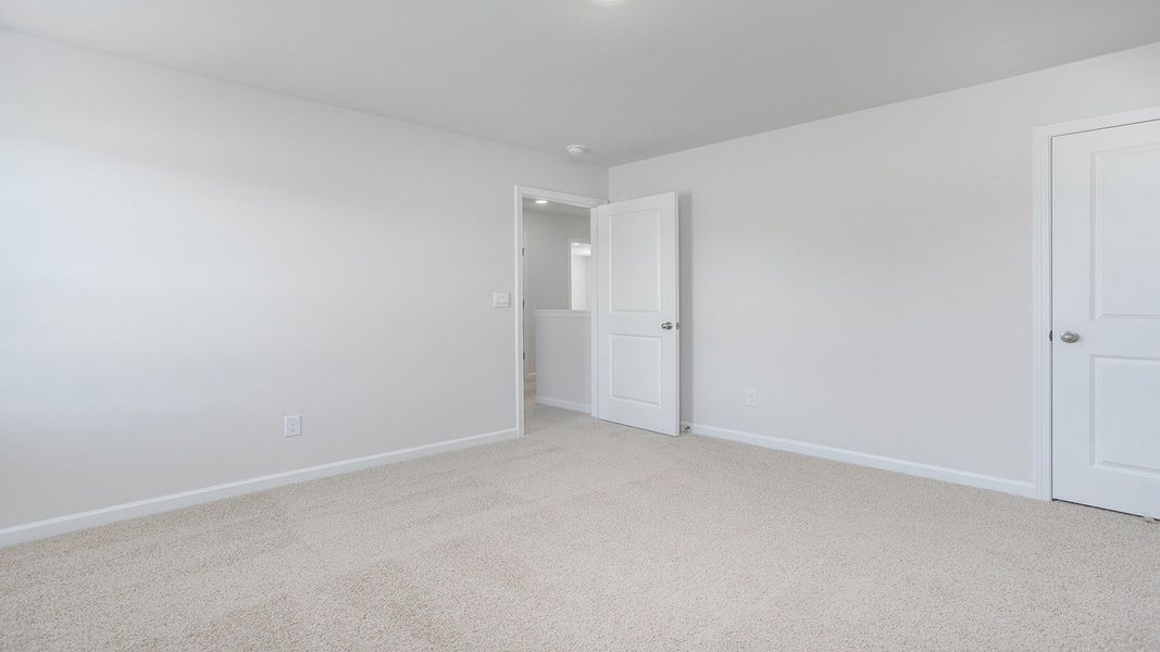 Spacious, unfurnished interior of a new home in Middleton, Greensboro (Image 22).