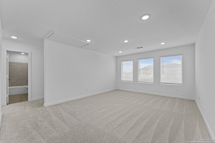 Spacious, unfurnished interior of a new home in Voss Farms: Coastline Collection, New Braunfels (Image 32).