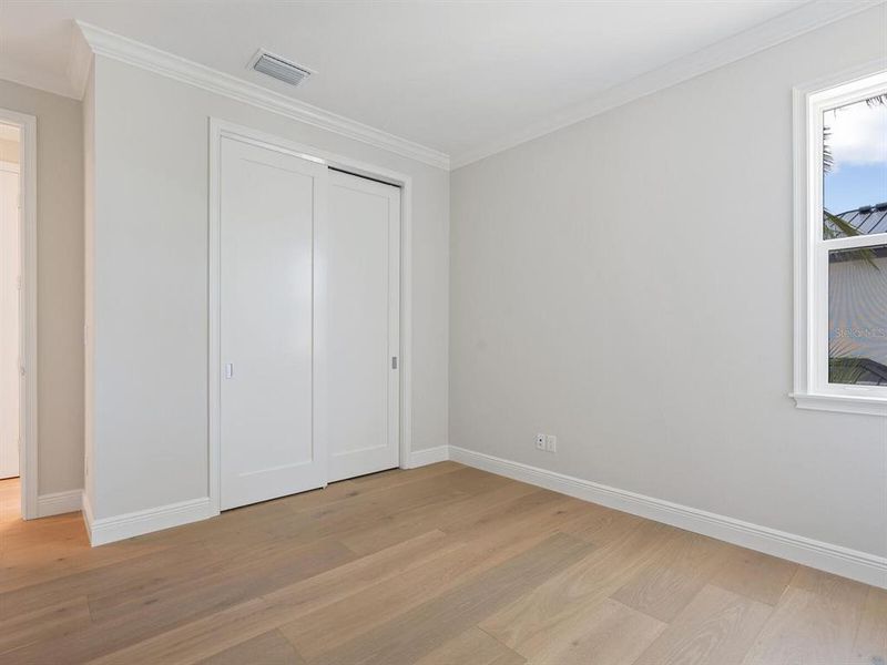 Spacious, unfurnished interior of a new home in , Sarasota (Image 56).