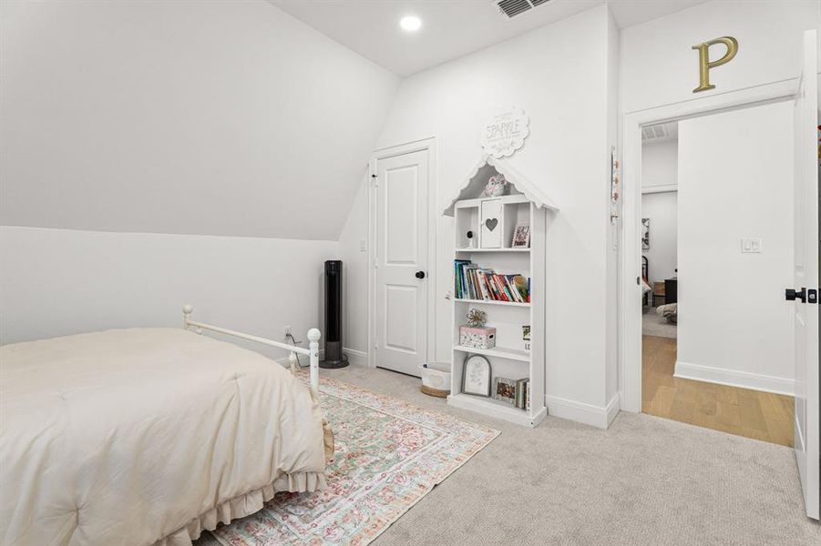 Furnished interior view inside a new home in , Tyler (Image 28).