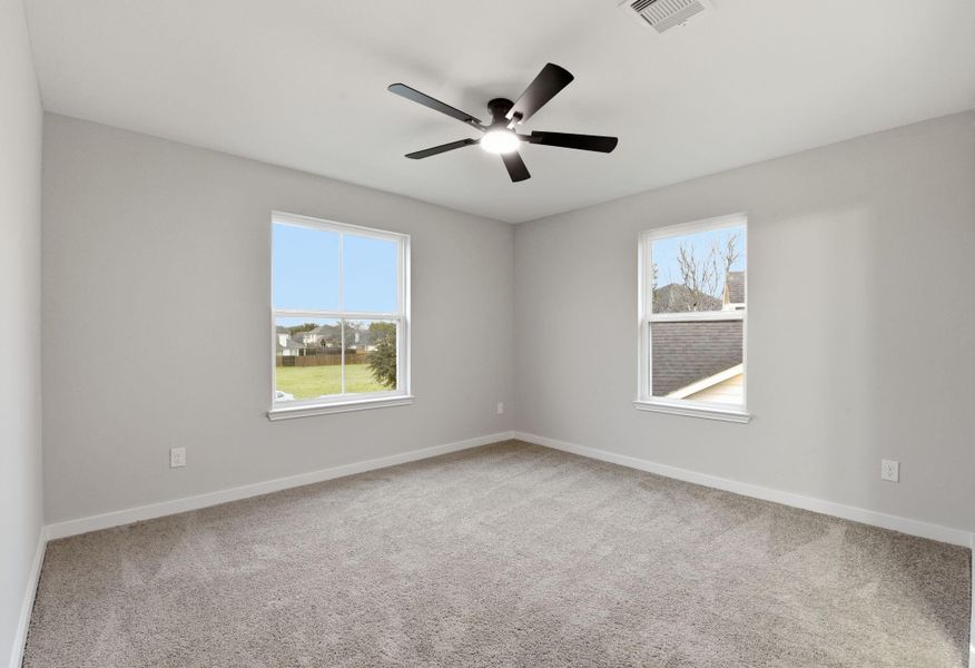 Spacious, unfurnished interior of a new home in , Fresno (Image 48).