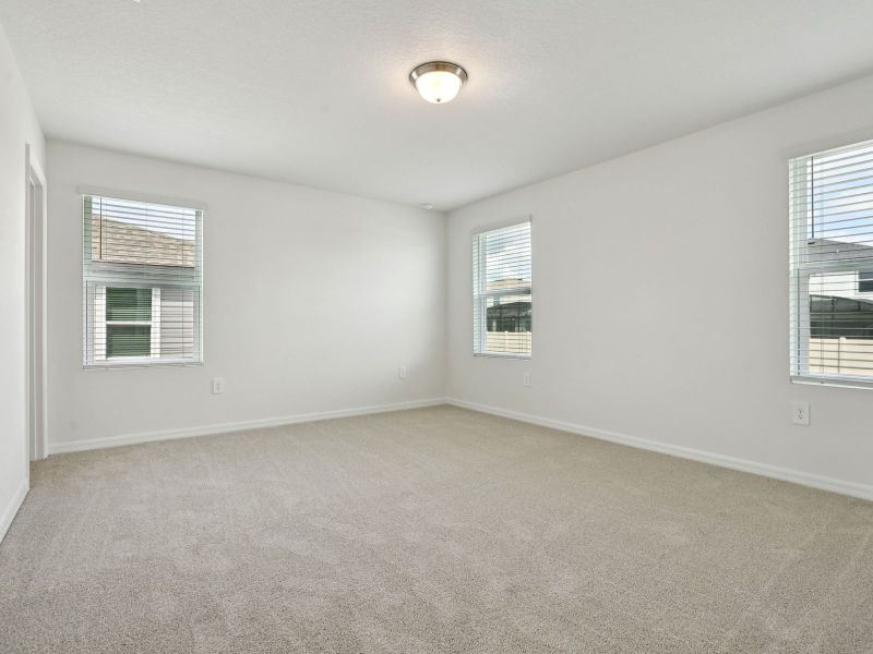Spacious, unfurnished interior of a new home in Cagan Crossings West, Clermont (Image 10).