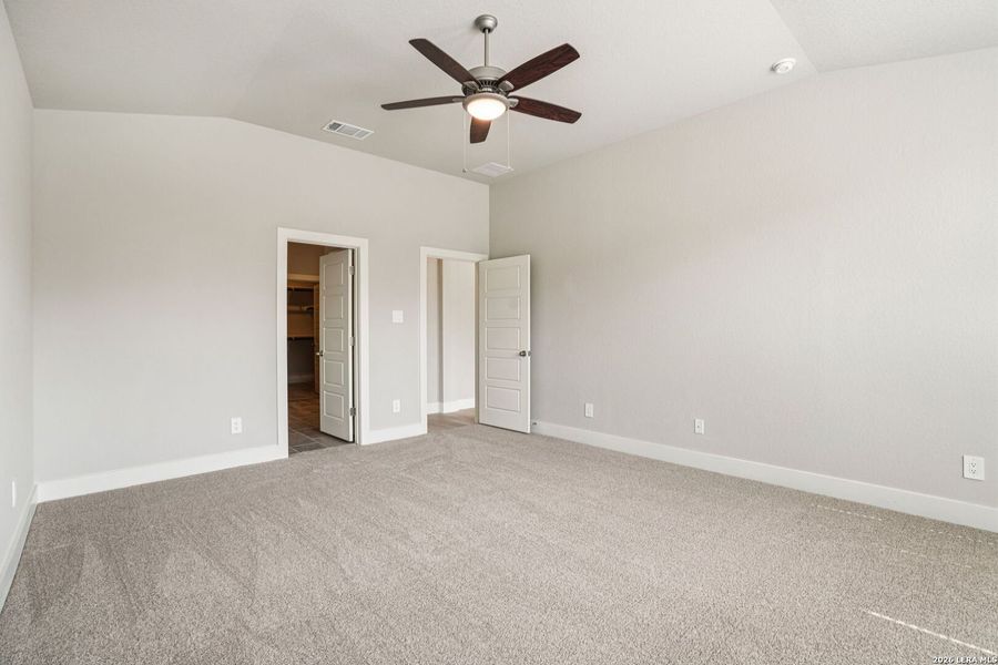 Spacious, unfurnished interior of a new home in Estancia Ranch - Classic Series, San Antonio (Image 37).