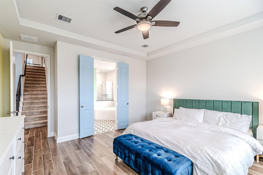 Furnished interior view inside a new home in Bridgeland: Heritage Collection, Cypress (Image 19). Furnished interior view inside a new home in Bridgeland: Heritage Collection, Cypress (Image 19).