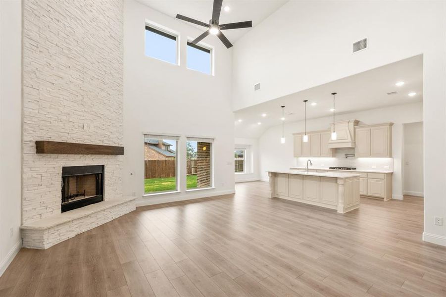 Spacious, unfurnished interior of a new home in Villages of Hurricane Creek, Anna (Image 22).