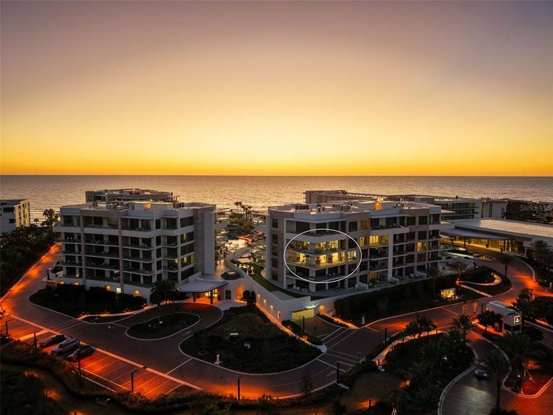 Condo located in Longboat Key, FL showcasing its design and architecture (Image 47). Condo located in Longboat Key, FL showcasing its design and architecture (Image 47).