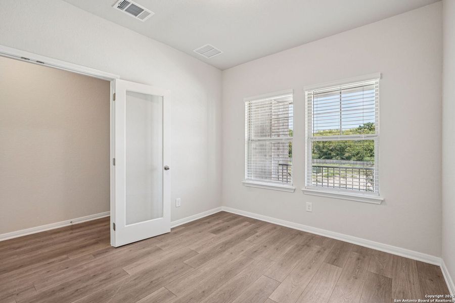 Spacious, unfurnished interior of a new home in Comanche Ridge, San Antonio (Image 41). Spacious, unfurnished interior of a new home in Comanche Ridge, San Antonio (Image 41).
