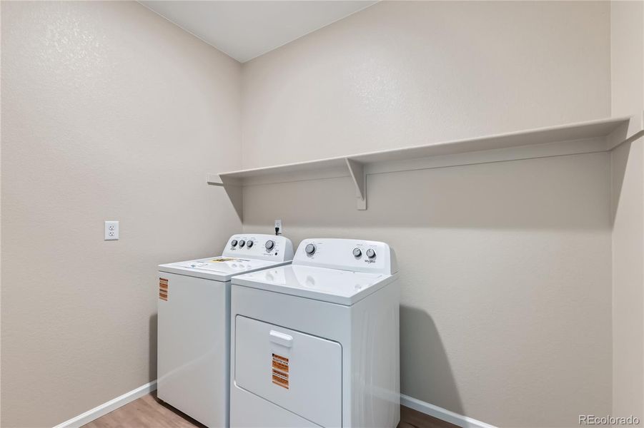 Washer/dryer included!