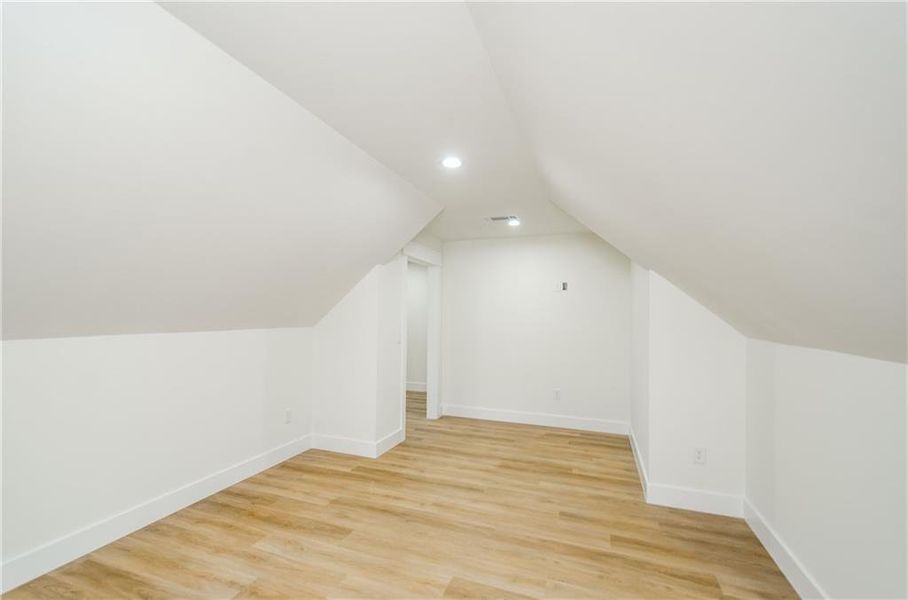 Spacious, unfurnished interior of a new home in , Gainesville (Image 37).