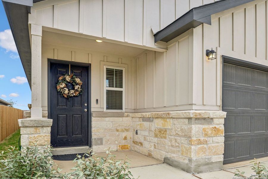 Exterior details and patio area of a home in , San Antonio (Image 27).