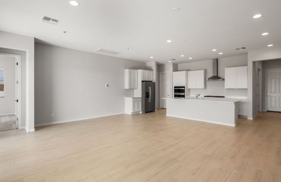 Spacious, unfurnished interior of a new home in Visara, Surprise (Image 29).