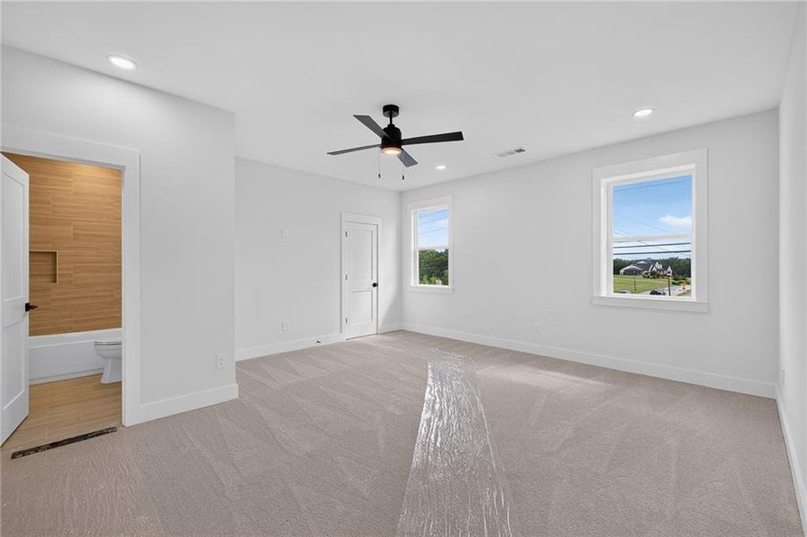 Spacious, unfurnished interior of a new home in , Lawrenceville (Image 47).