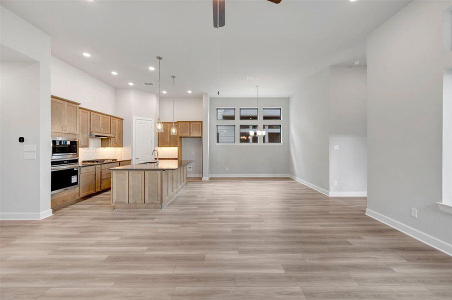 Spacious, unfurnished interior of a new home in Sienna - Landmark Row Collection, Missouri City (Image 19).