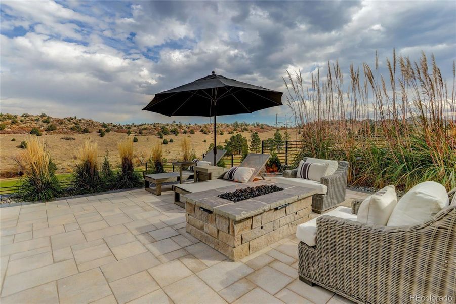 Inviting built in custom fire pit Inviting built in custom fire pit