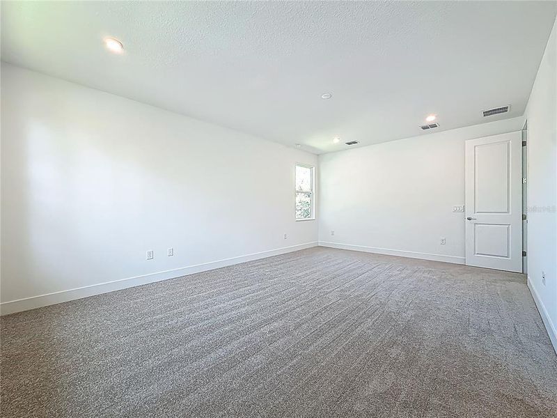 Spacious, unfurnished interior of a new home in , Tampa (Image 66). Spacious, unfurnished interior of a new home in , Tampa (Image 66).