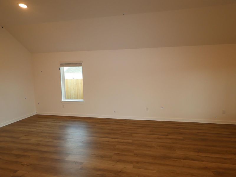 Spacious, unfurnished interior of a new home in Ambrose, La Marque (Image 16).