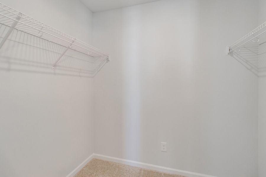 Spacious, unfurnished interior of a new home in Astoria, Columbia (Image 22).