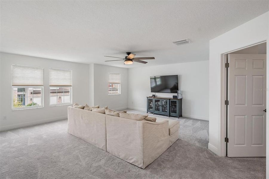 Furnished interior view inside a new home in , Wesley Chapel (Image 21).