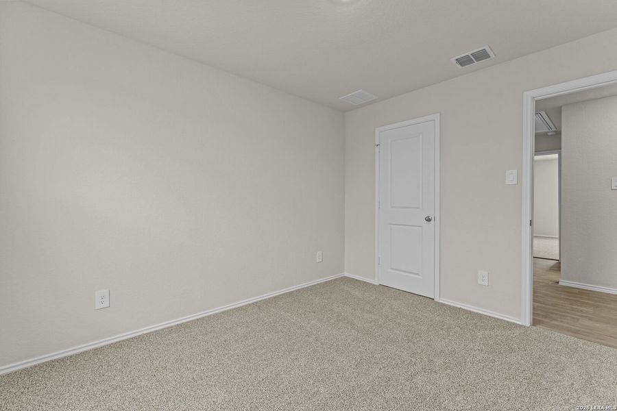 Spacious, unfurnished interior of a new home in Navarro Fields, Seguin (Image 13).