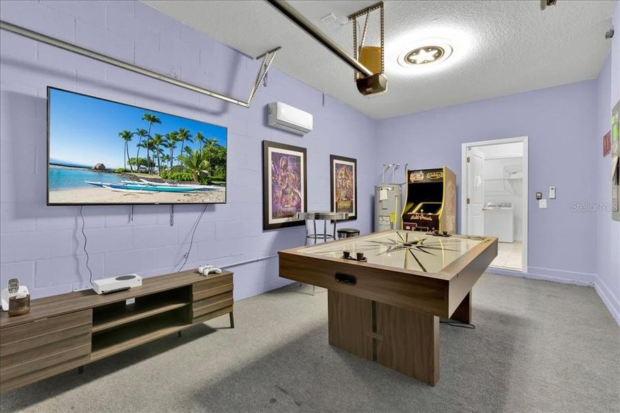 Furnished interior view inside a new home in , Davenport (Image 10).