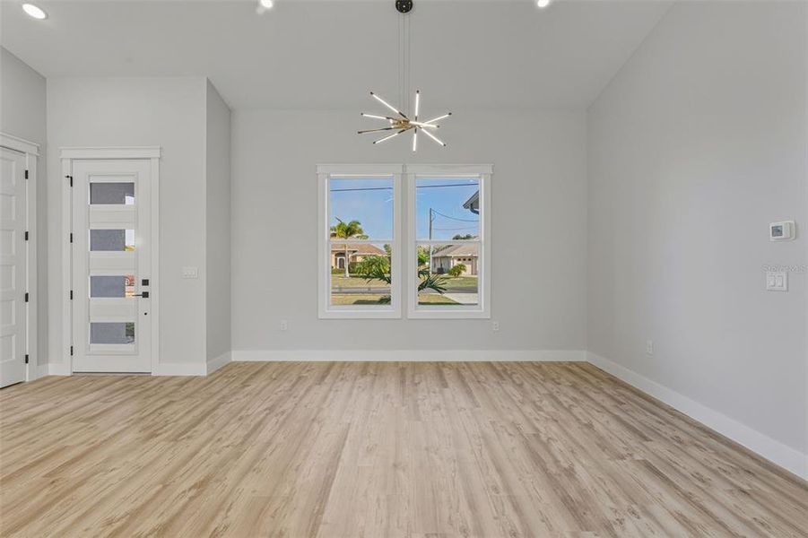 Spacious, unfurnished interior of a new home in , Rotonda West (Image 34).