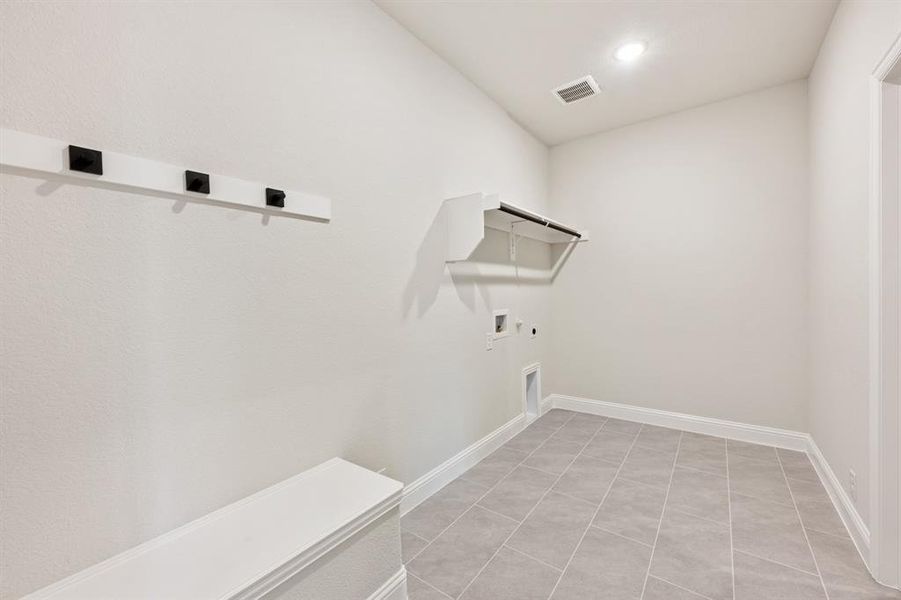 Spacious, unfurnished interior of a new home in Mockingbird Hills 60-65, Joshua (Image 29). Spacious, unfurnished interior of a new home in Mockingbird Hills 60-65, Joshua (Image 29).