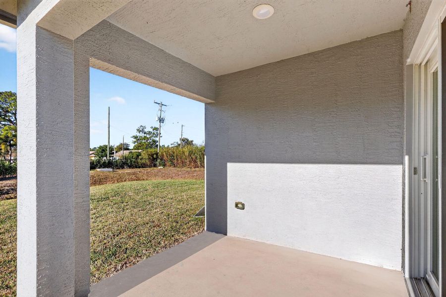 138 SEMINOLE PATIO 2