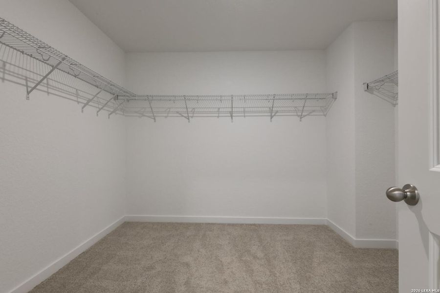 Spacious, unfurnished interior of a new home in Nopal Valley, San Antonio (Image 27).