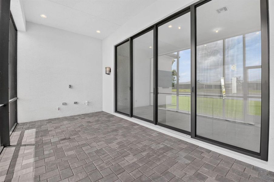 Screened-In Patio