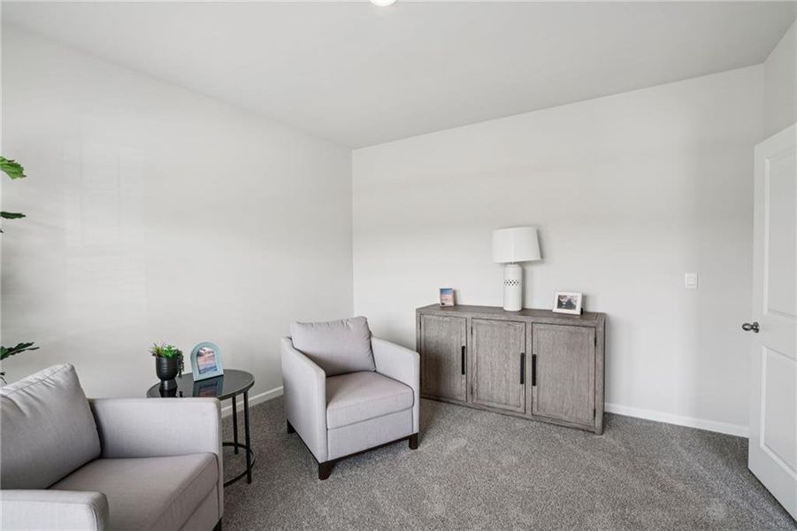 Furnished interior view inside a new home in Ivey Township, Dallas (Image 10).