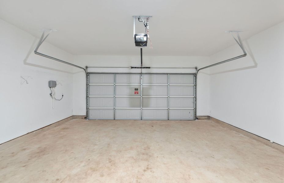 Spacious, unfurnished interior of a new home in Wolf Ranch, Georgetown (Image 39). Spacious, unfurnished interior of a new home in Wolf Ranch, Georgetown (Image 39).