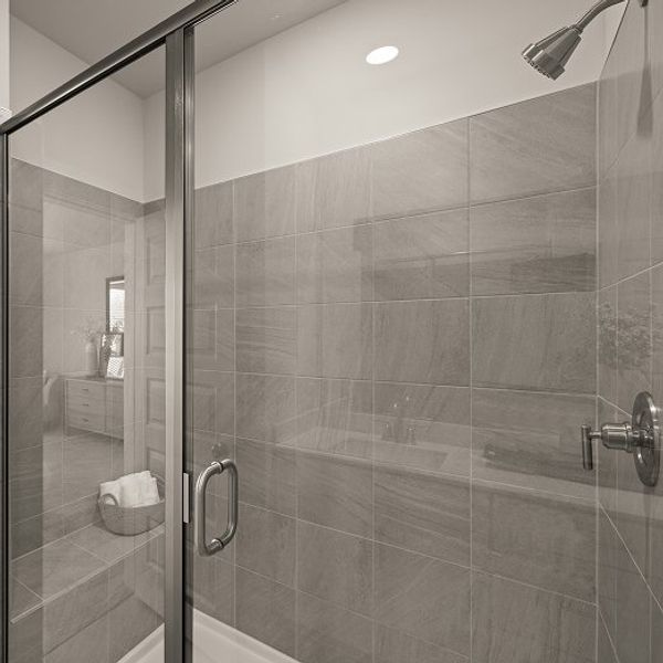 3731 Hawthorne Owners Bath 3of3 F1