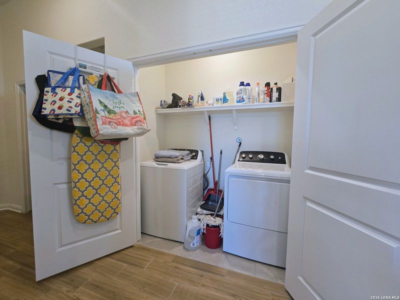 Furnished interior view inside a new home in Homestead, Schertz (Image 17).