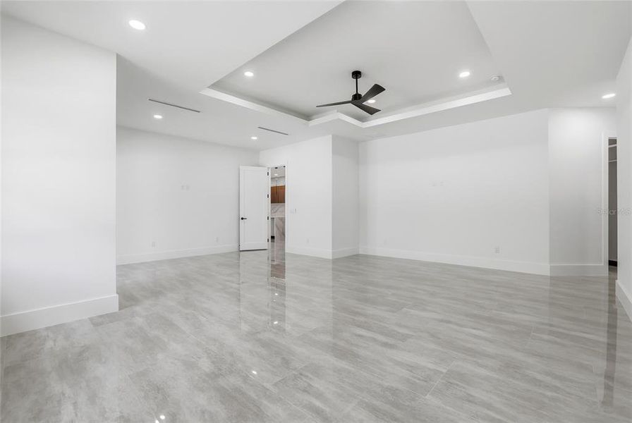 Spacious, unfurnished interior of a new home in , Tampa (Image 83).