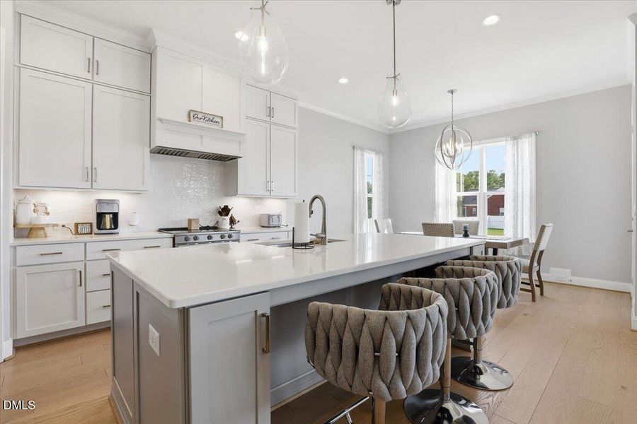 33-110 Summerlin Dr-33