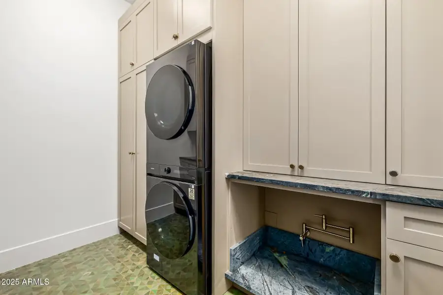 59 - Del Paisano Calle 59 - Del Paisano Calle