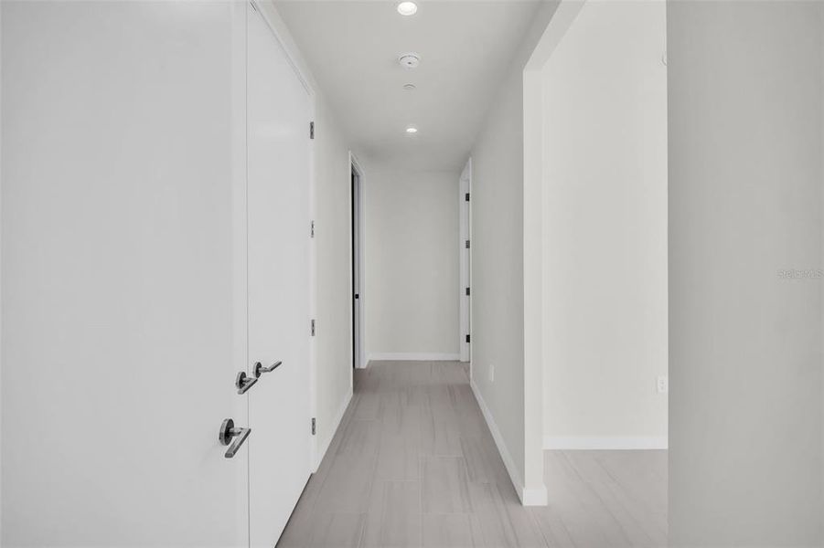 Spacious, unfurnished interior of a new home in , St. Petersburg (Image 58).