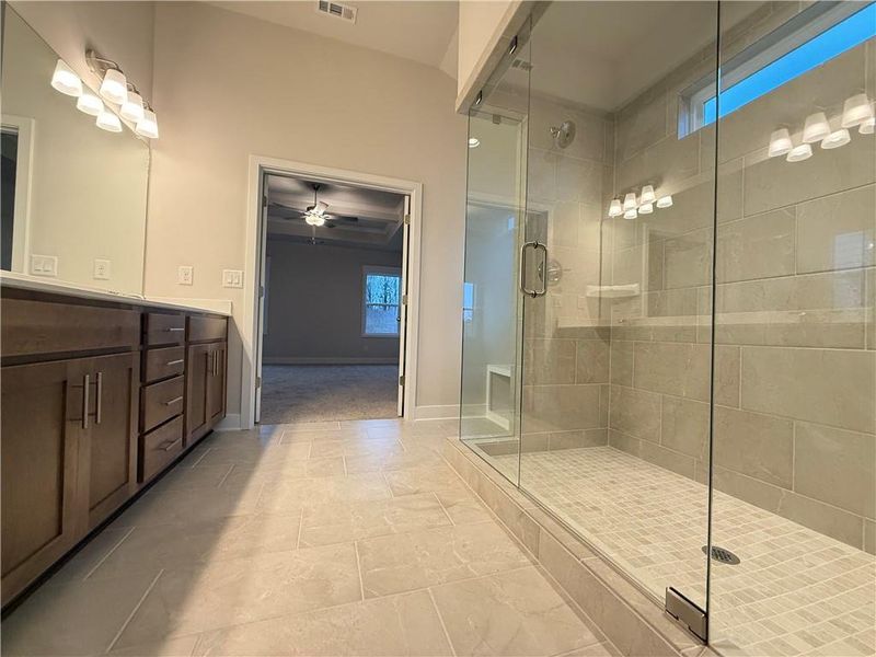 Furnished interior view inside a new home in Ponderosa Farms Manor, Gainesville (Image 11).