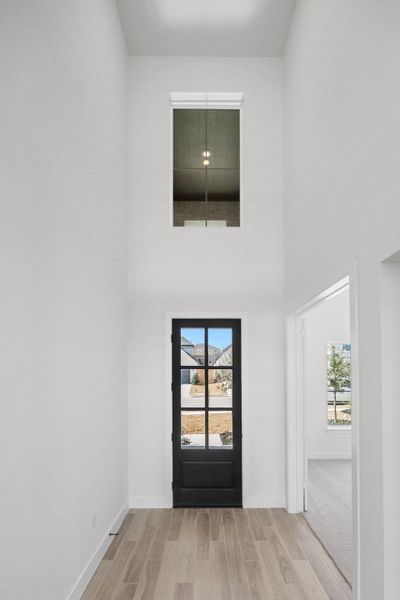 Spacious, unfurnished interior of a new home in Nolina, Georgetown (Image 29).