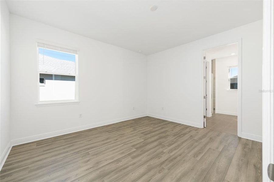 Spacious, unfurnished interior of a new home in , Ocala (Image 40).