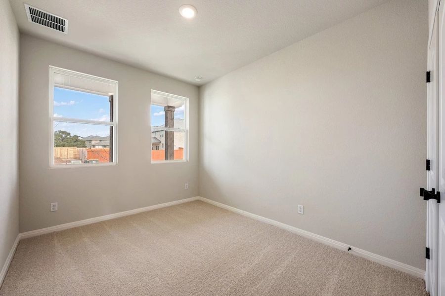 Spacious, unfurnished interior of a new home in Berry Creek Highlands, Georgetown (Image 22).