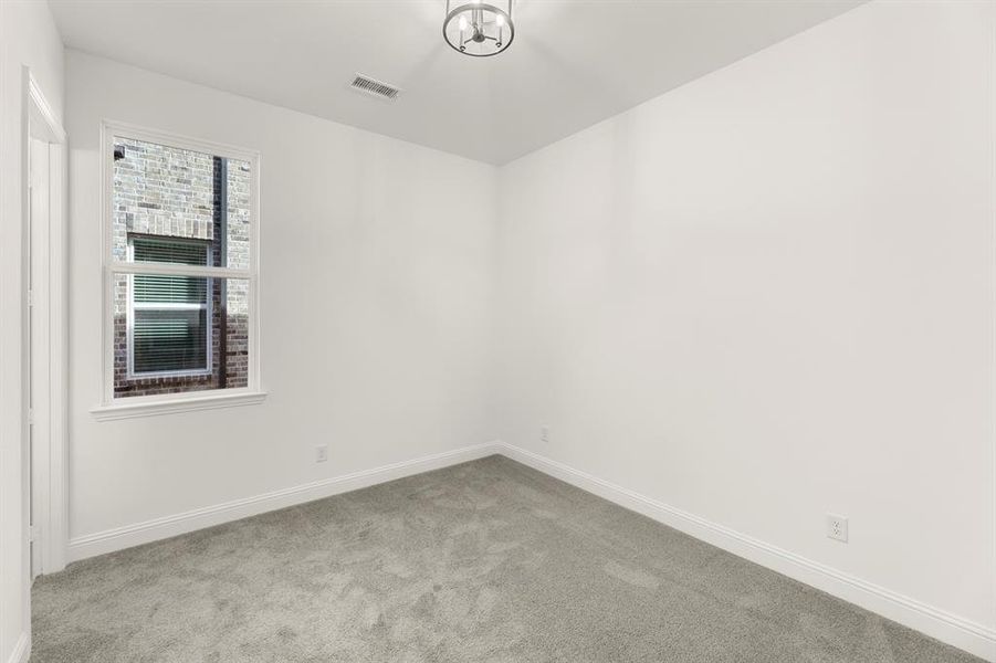 05. 2213 Clairmount - Bed 2