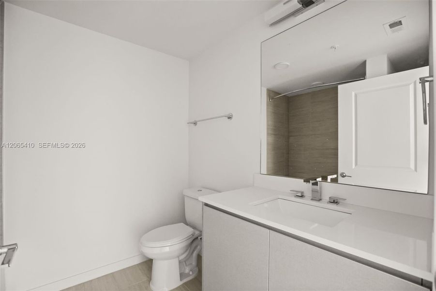 Furnished interior view inside a new home in , Orlando (Image 15).